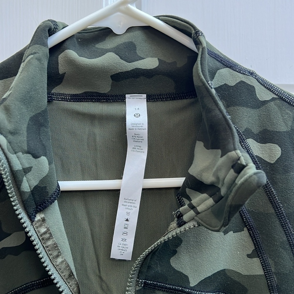 lululemon athletica define jacket in Camouflage Green/Black - Picture 3 of 3